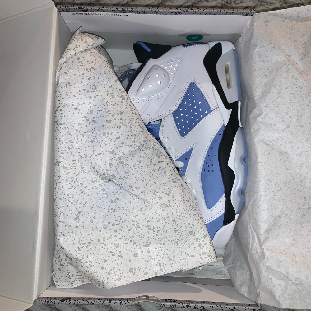 UNC Jordan 6’s - Picture 5 of 6